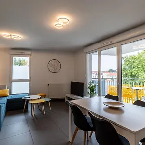 https://be-my-home-les-mots-bleus.hotels-rhonealpes.com